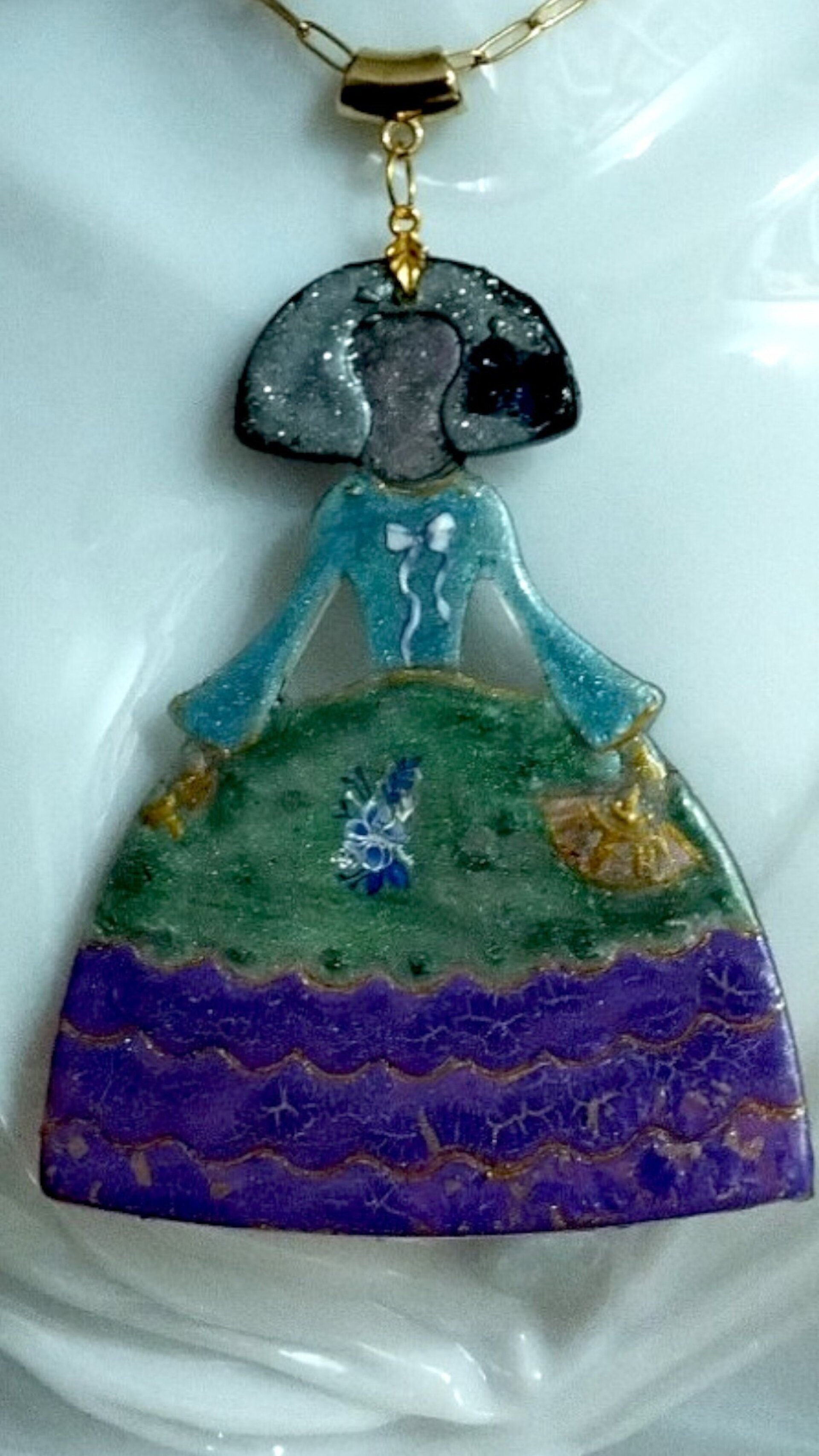 Colgante Menina Azul Celeste, Verde y Violeta Craquelado: Elegancia Barroca Flor - 3