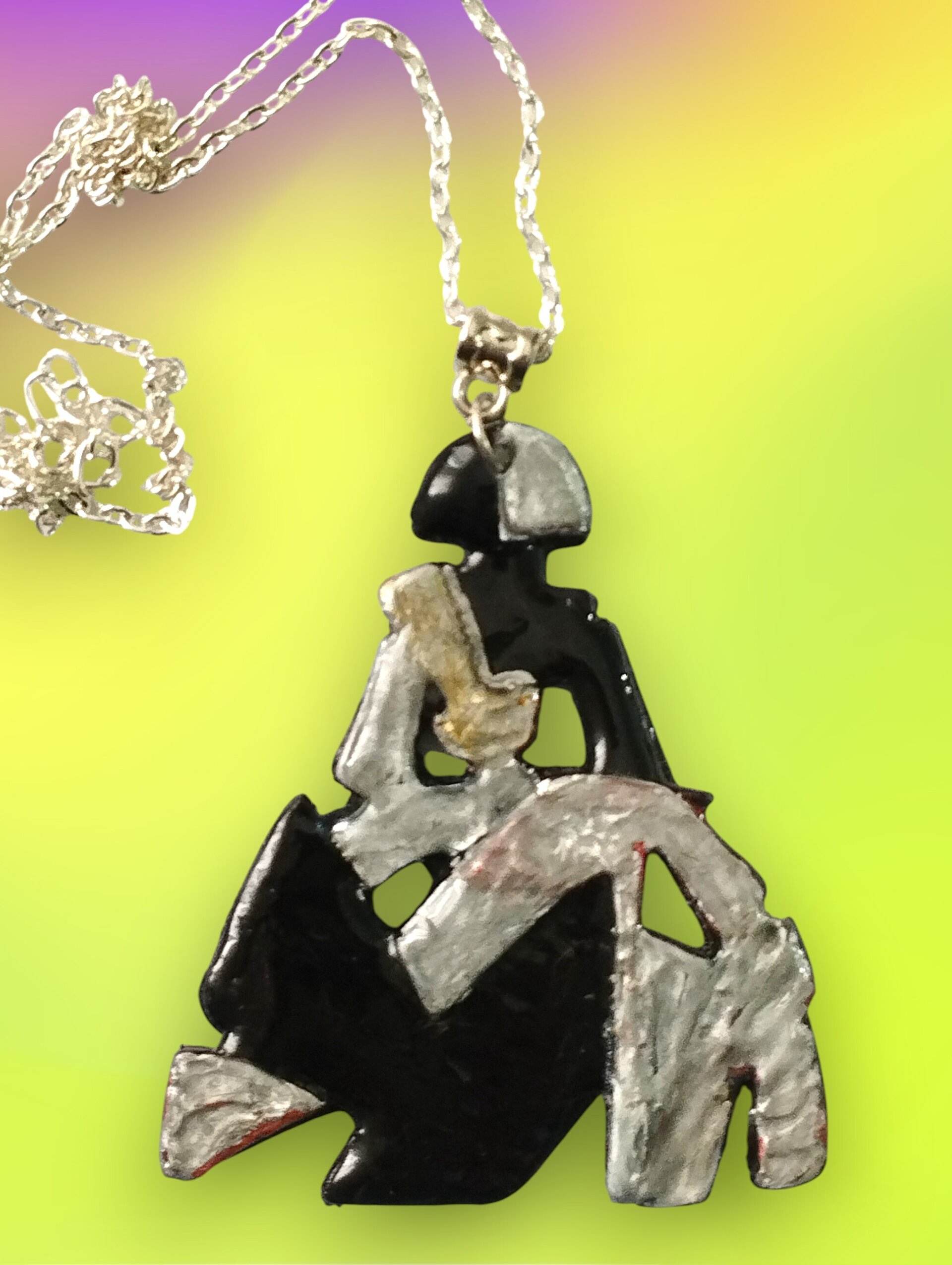 Colgante Menina 'Contrastes' – Silueta Abstracta Blanco y Negro - 4