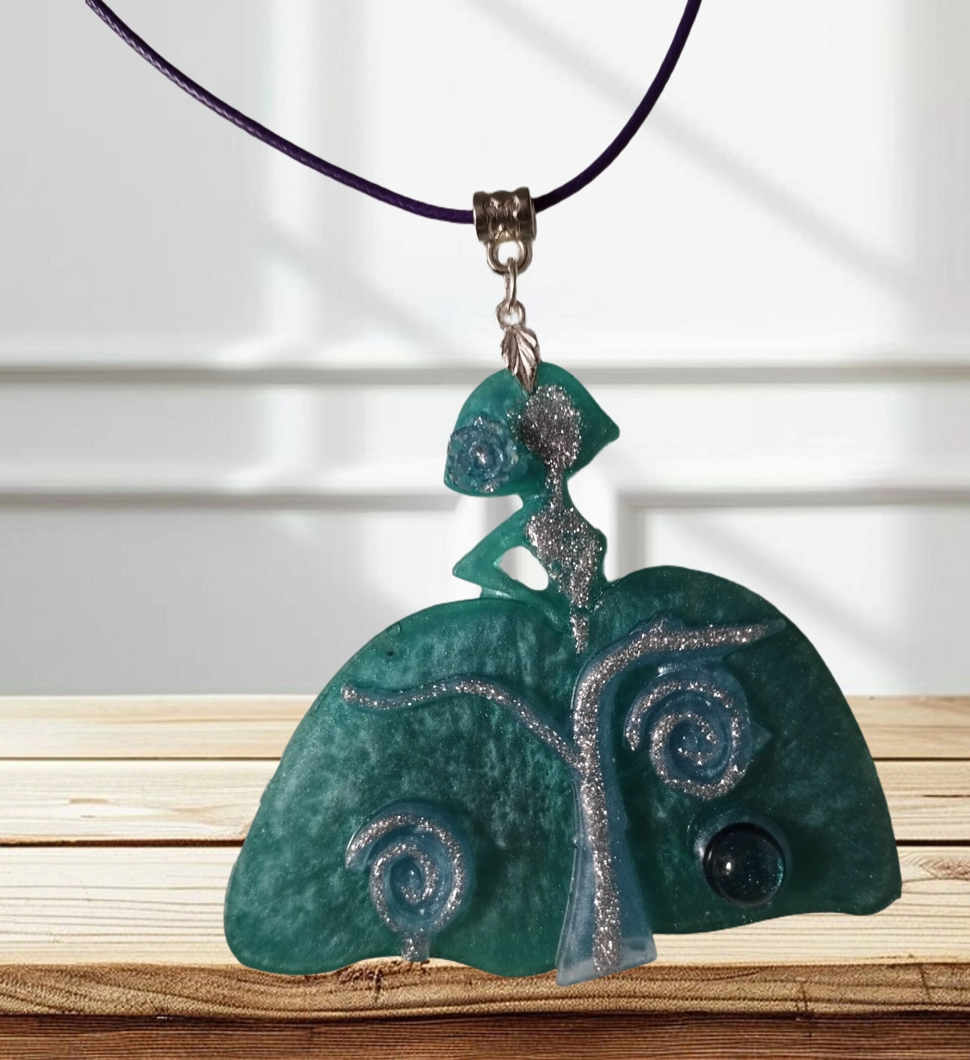 Colgante Menina Árbol de la Vida Esmeralda: Elegancia Natural y Simbólica - 4