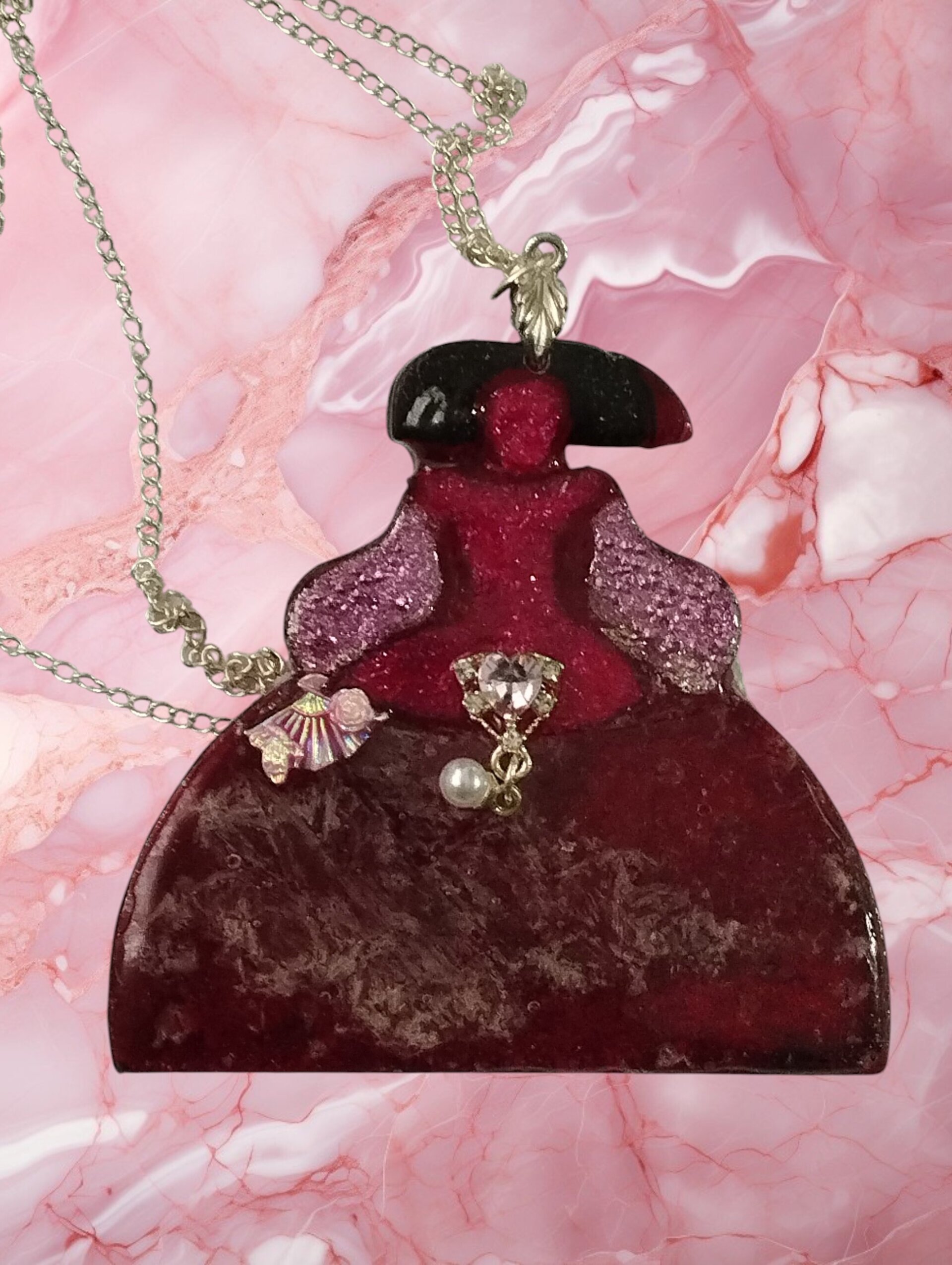 Colgante de Lujo Menina 'Rubí Real' – Perla y Cristal - 3